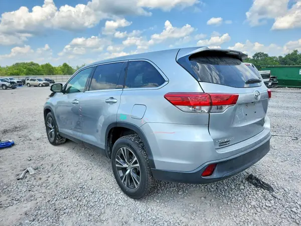 5TDZARFHXKS043413 2019 TOYOTA HIGHLANDER - Image 2
