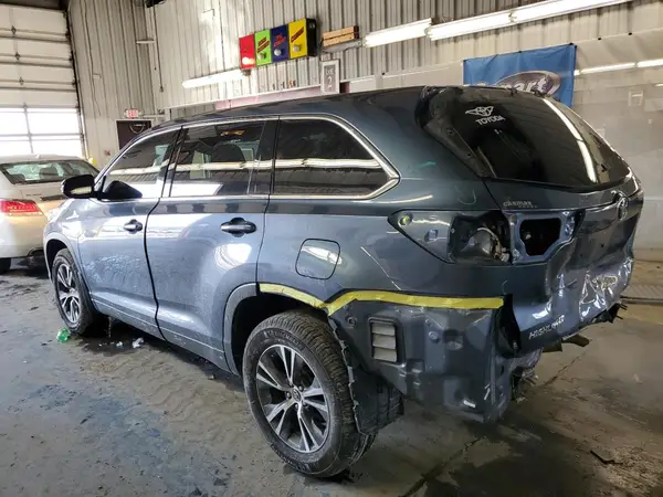 5TDZARFHXKS043671 2019 TOYOTA HIGHLANDER - Image 2