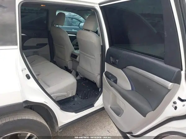 5TDZARFHXKS047557 2019 TOYOTA HIGHLANDER - Image 8