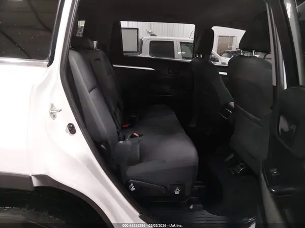 5TDZARFHXKS050572 2019 TOYOTA HIGHLANDER - Image 8