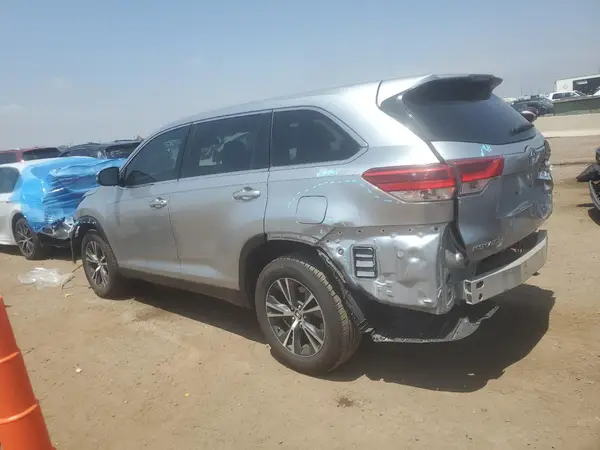 5TDZARFHXKS052693 2019 TOYOTA HIGHLANDER - Image 2