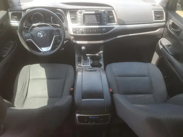 5TDZARFHXKS052693 2019 TOYOTA HIGHLANDER - Image 8