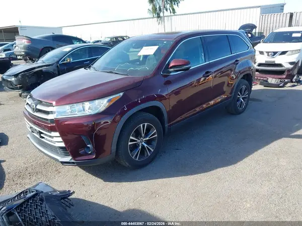 5TDZARFHXKS053049 2019 TOYOTA HIGHLANDER - Image 2