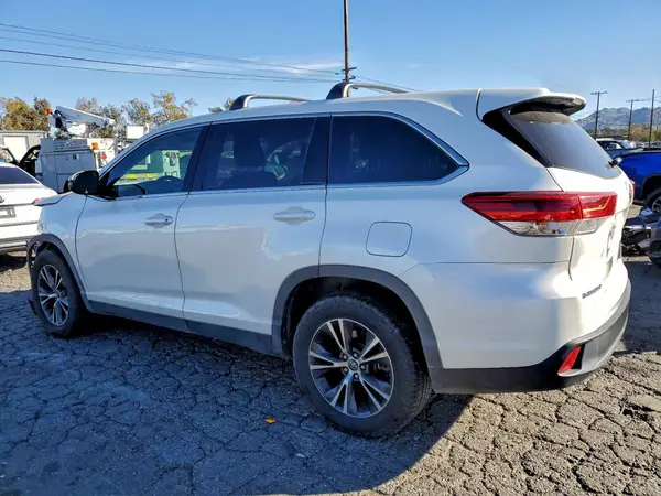 5TDZARFHXKS056145 2019 TOYOTA HIGHLANDER - Image 2