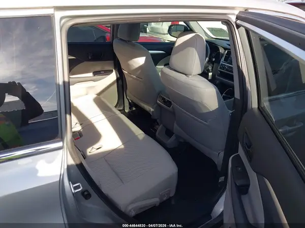 5TDZARFHXKS057232 2019 TOYOTA HIGHLANDER - Image 8