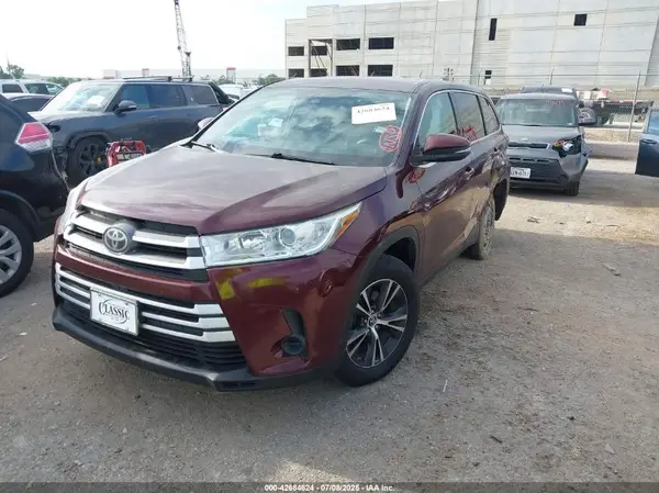 5TDZARFHXKS058073 2019 TOYOTA HIGHLANDER - Image 2