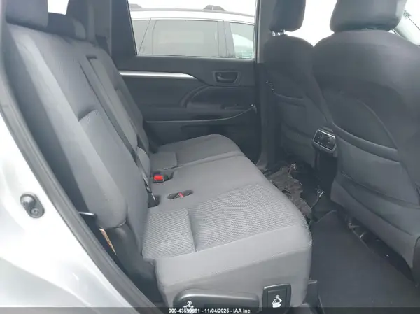 5TDZARFHXKS061006 2019 TOYOTA HIGHLANDER - Image 8