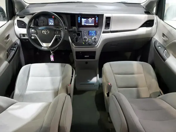 5TDZK3DC0GS729002 2016 TOYOTA SIENNA - Image 8