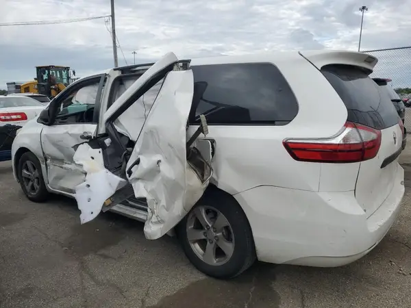 5TDZK3DC0GS738668 2016 TOYOTA SIENNA - Image 2