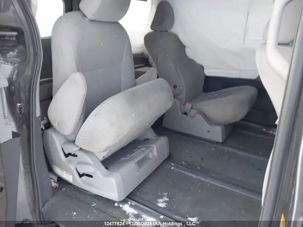 5TDZK3DC0GS742459 2016 TOYOTA SIENNA - Image 8
