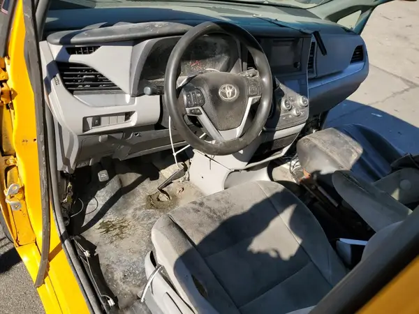5TDZK3DC0GS753168 2016 TOYOTA SIENNA - Image 8