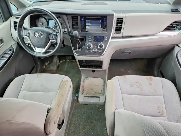 5TDZK3DC1GS699556 2016 TOYOTA SIENNA - Image 8