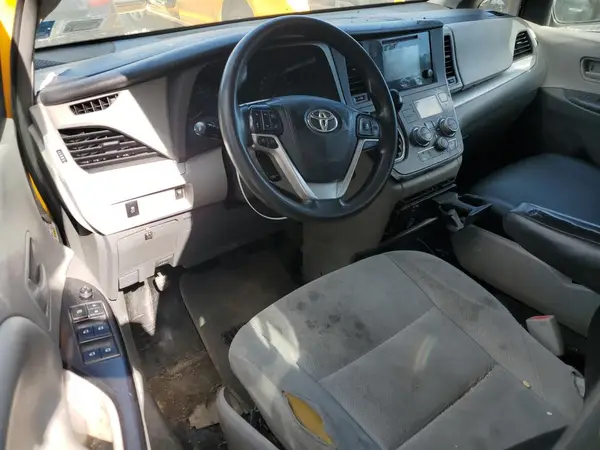 5TDZK3DC1GS704058 2016 TOYOTA SIENNA - Image 8