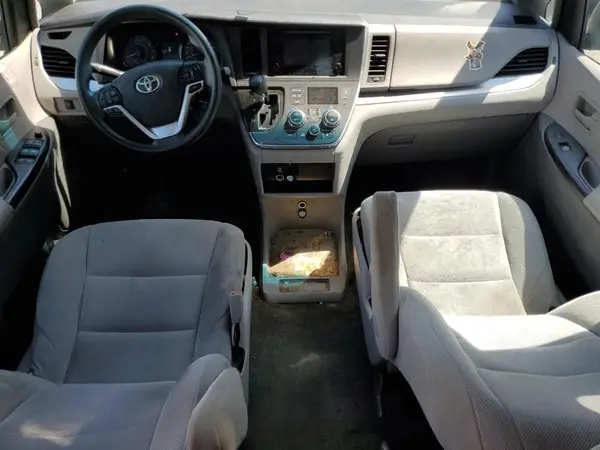 5TDZK3DC1GS709714 2016 TOYOTA SIENNA - Image 8