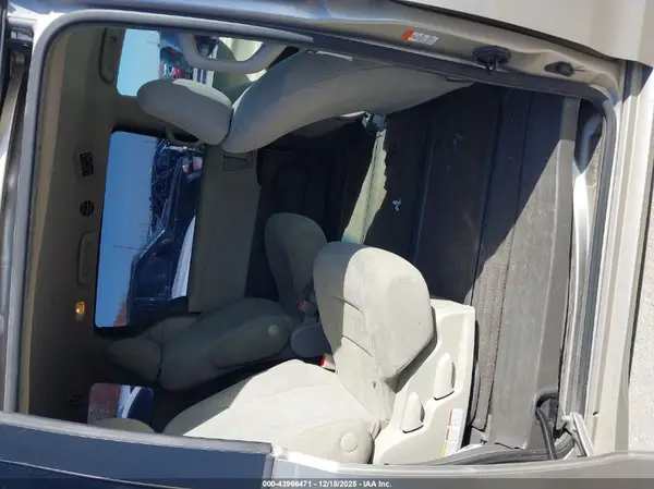 5TDZK3DC1GS718820 2016 TOYOTA SIENNA - Image 8