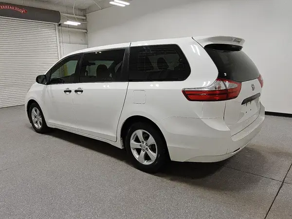 5TDZK3DC1GS729798 2016 TOYOTA SIENNA - Image 2
