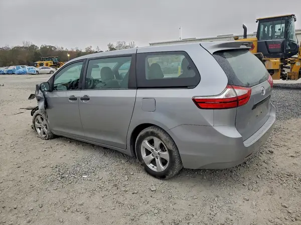 5TDZK3DC1GS740722 2016 TOYOTA SIENNA - Image 2