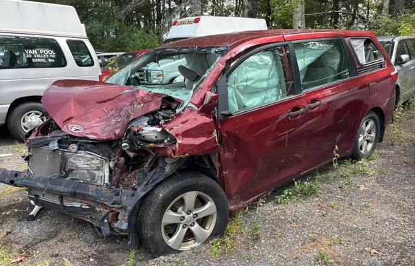 5TDZK3DC1GS764809 2016 TOYOTA SIENNA - Image 2