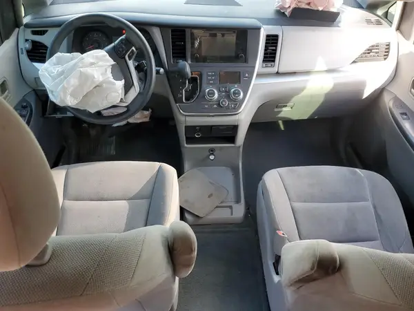 5TDZK3DC2GS696357 2016 TOYOTA SIENNA - Image 8
