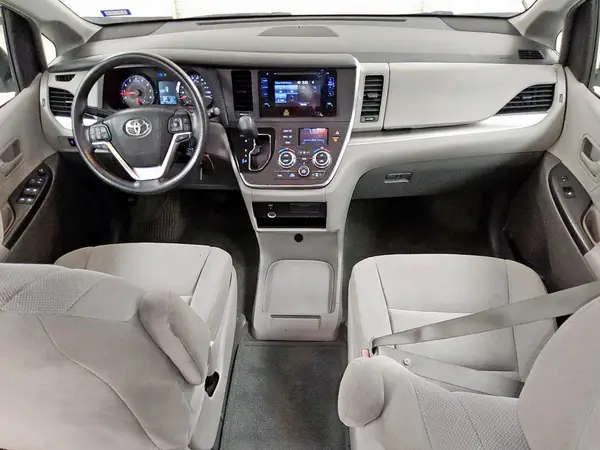 5TDZK3DC2GS708751 2016 TOYOTA SIENNA - Image 8
