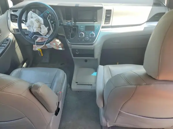 5TDZK3DC2GS716221 2016 TOYOTA SIENNA - Image 8
