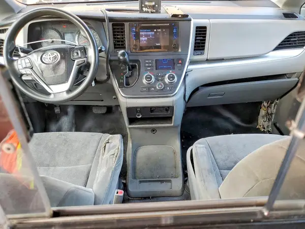 5TDZK3DC2GS718146 2016 TOYOTA SIENNA - Image 8