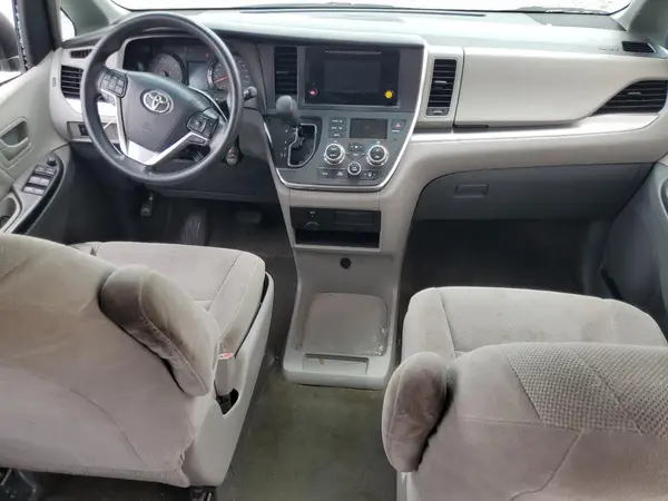 5TDZK3DC2GS762793 2016 TOYOTA SIENNA - Image 8