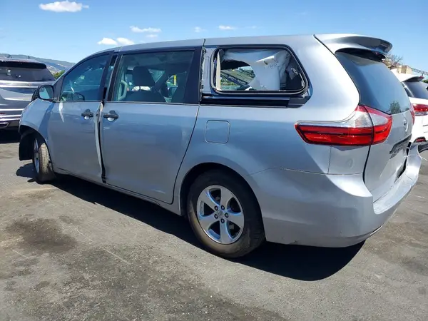 5TDZK3DC3GS698201 2016 TOYOTA SIENNA - Image 2