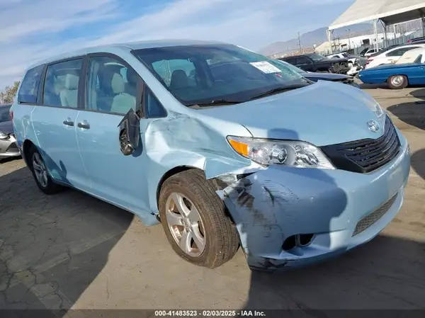 5TDZK3DC3GS707382 2016 TOYOTA SIENNA - Image 1