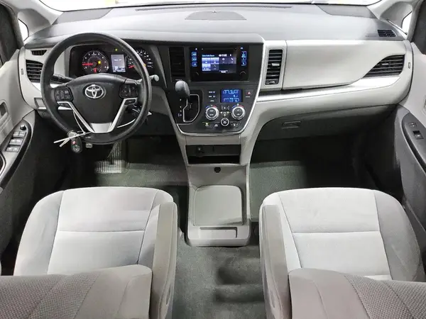 5TDZK3DC3GS710587 2016 TOYOTA SIENNA - Image 8