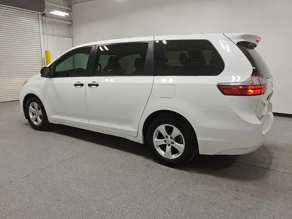 5TDZK3DC3GS730290 2016 TOYOTA SIENNA - Image 2