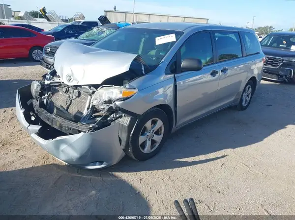 5TDZK3DC4GS695422 2016 TOYOTA SIENNA - Image 2