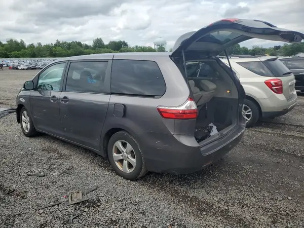 5TDZK3DC4GS709089 2016 TOYOTA SIENNA - Image 2