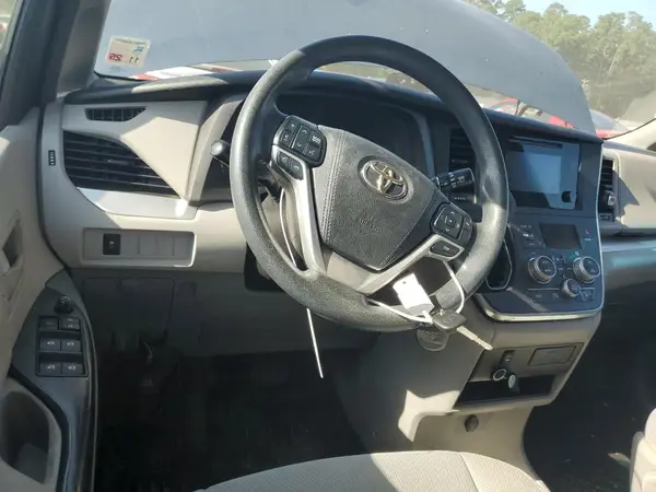 5TDZK3DC4GS725843 2016 TOYOTA SIENNA - Image 8