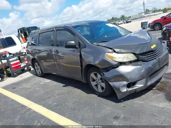 5TDZK3DC4GS743484 2016 TOYOTA SIENNA - Image 1