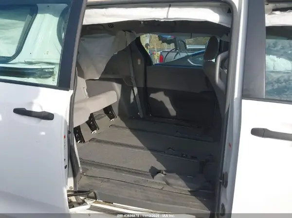 5TDZK3DC4GS758714 2016 TOYOTA SIENNA - Image 8