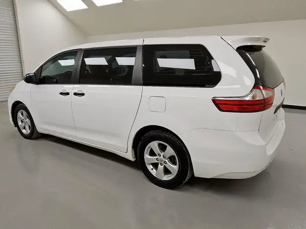 5TDZK3DC5GS697759 2016 TOYOTA SIENNA - Image 2