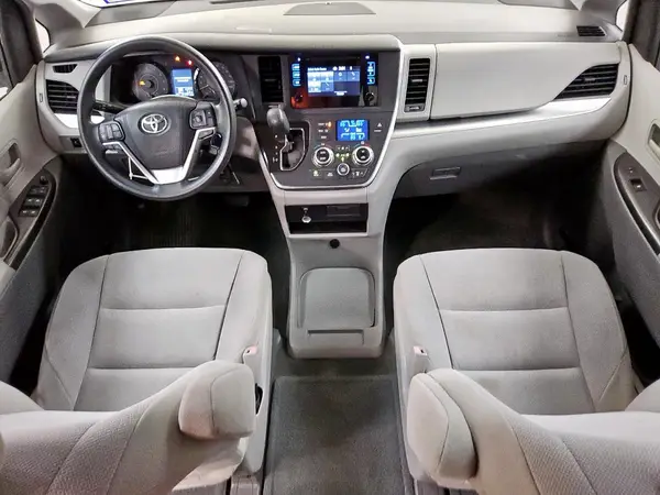 5TDZK3DC5GS697759 2016 TOYOTA SIENNA - Image 8