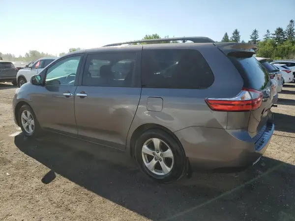 5TDZK3DC5GS701101 2016 TOYOTA SIENNA - Image 2