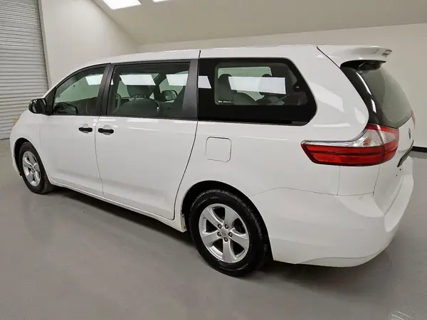 5TDZK3DC5GS711420 2016 TOYOTA SIENNA - Image 2