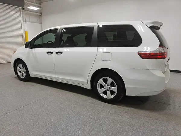 5TDZK3DC5GS731361 2016 TOYOTA SIENNA - Image 2