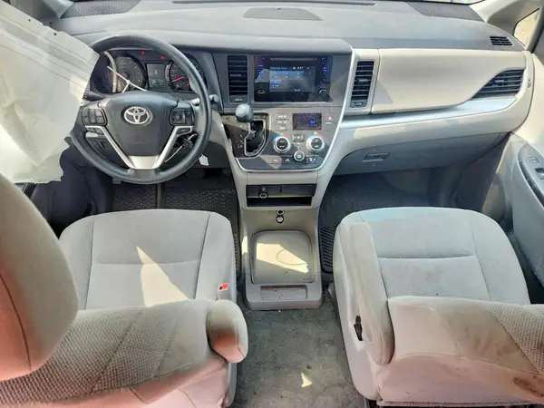 5TDZK3DC5GS731750 2016 TOYOTA SIENNA - Image 8