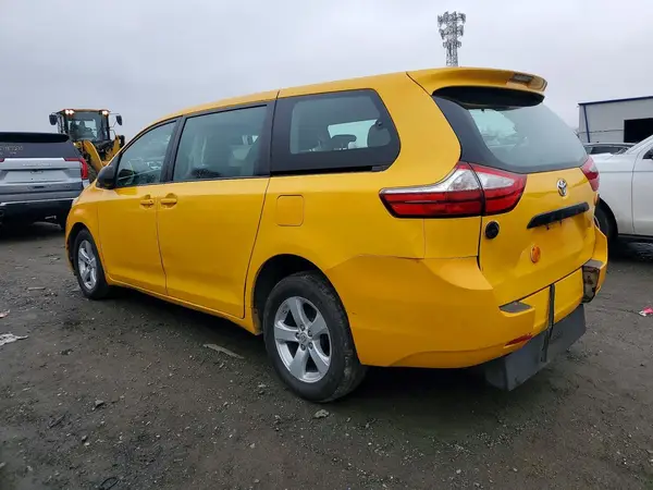 5TDZK3DC5GS763629 2016 TOYOTA SIENNA - Image 2