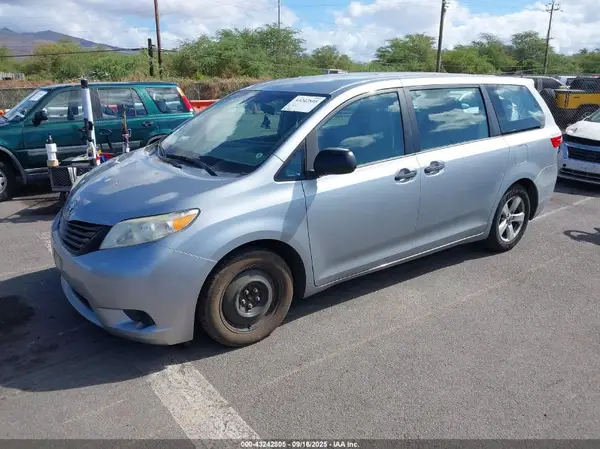 5TDZK3DC6GS693364 2016 TOYOTA SIENNA - Image 2