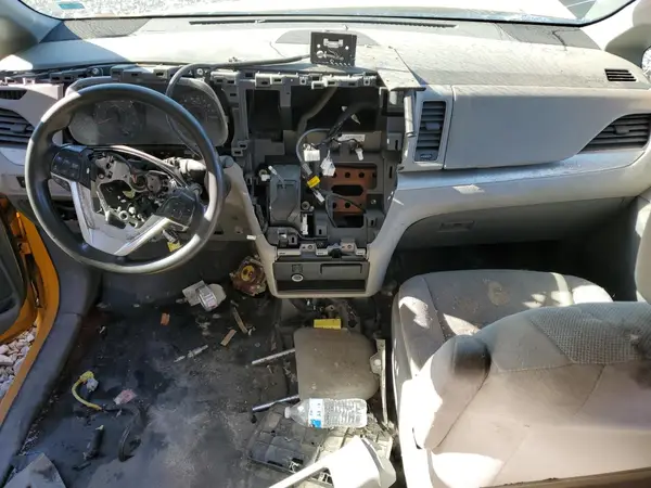 5TDZK3DC6GS703729 2016 TOYOTA SIENNA - Image 8