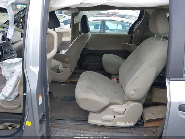 5TDZK3DC6GS730865 2016 TOYOTA SIENNA - Image 8