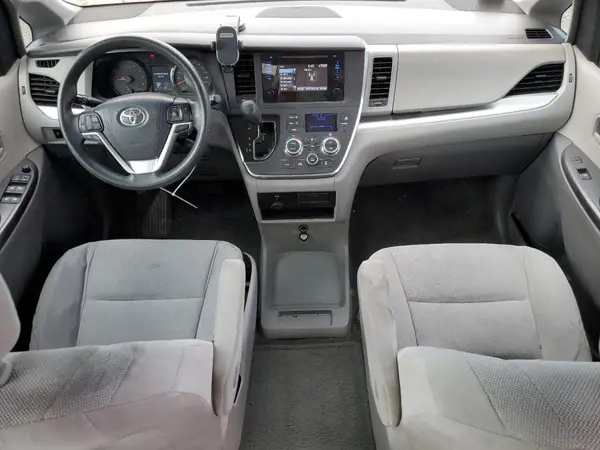 5TDZK3DC6GS735063 2016 TOYOTA SIENNA - Image 8