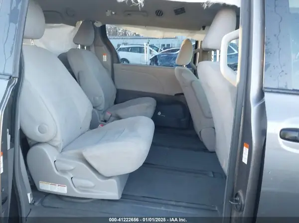 5TDZK3DC6GS740375 2016 TOYOTA SIENNA - Image 8