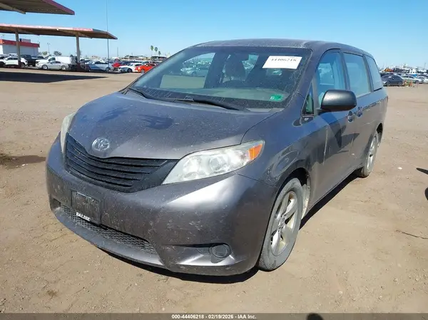 5TDZK3DC6GS755734 2016 TOYOTA SIENNA - Image 2
