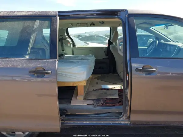 5TDZK3DC6GS755734 2016 TOYOTA SIENNA - Image 8